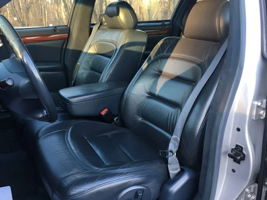 2000 Cadillac DeVille 8th Gen - Image 5 of 9