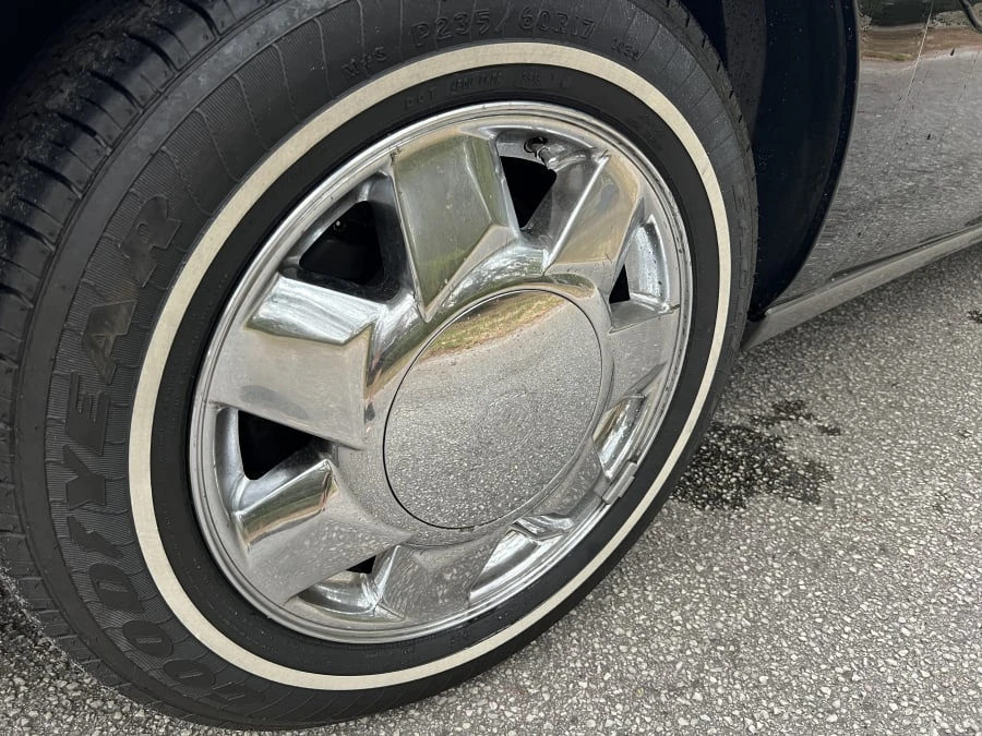 2000 Cadillac DeVille 8th Gen - Image 16 of 28