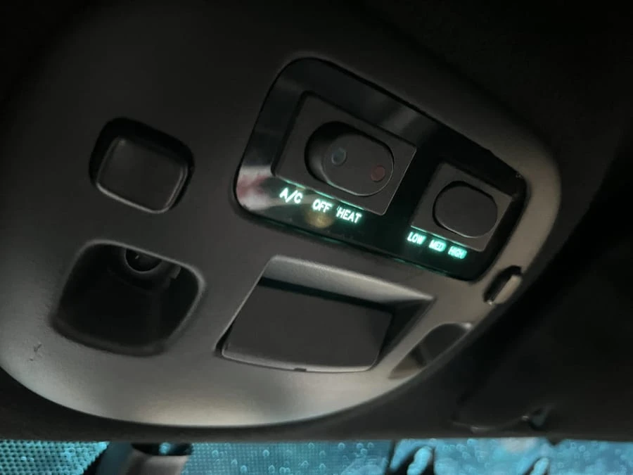 2000 Cadillac DeVille 8th Gen - Image 26 of 28