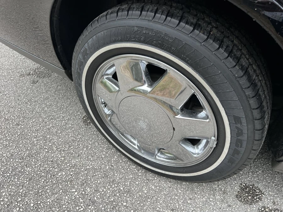 2000 Cadillac DeVille 8th Gen - Image 14 of 28