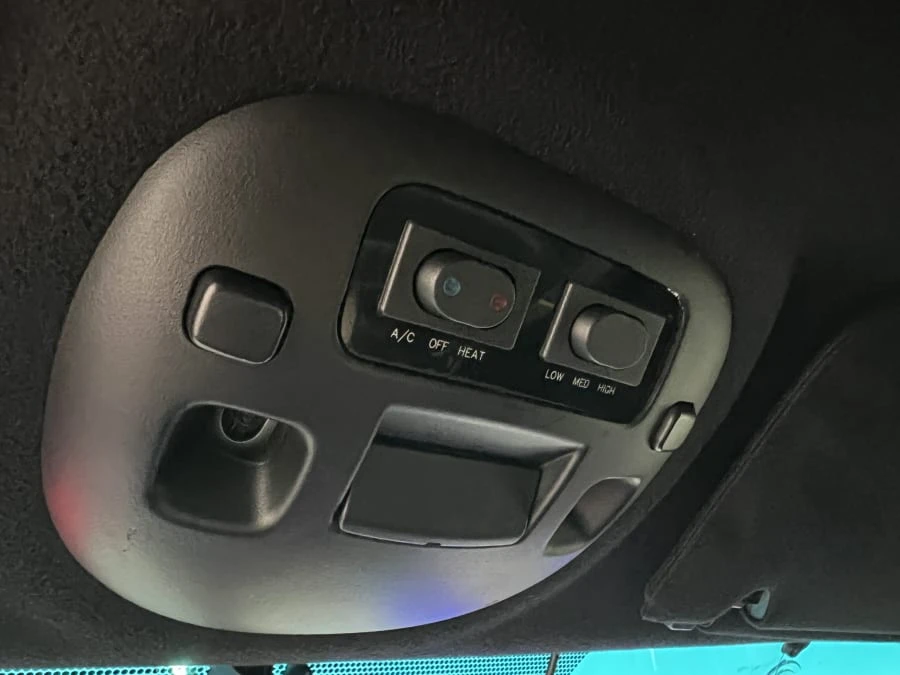 2000 Cadillac DeVille 8th Gen - Image 11 of 14