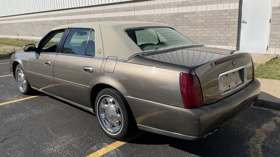 2000 Cadillac DeVille 8th Gen - Image 3 of 8
