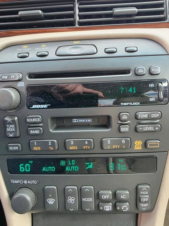 2000 Cadillac Eldorado 12th Gen - Image 16 of 18