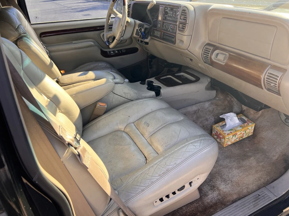 2000 Cadillac Escalade 1st Gen - Image 16 of 21