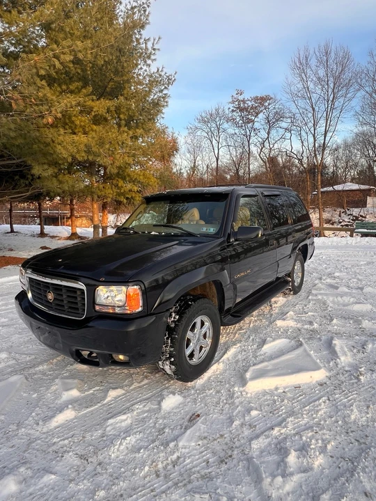 2000 Cadillac Escalade 1st Gen - Image 9 of 21