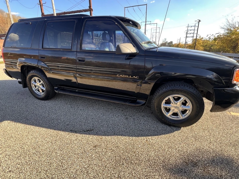 2000 Cadillac Escalade 1st Gen - Image 4 of 21