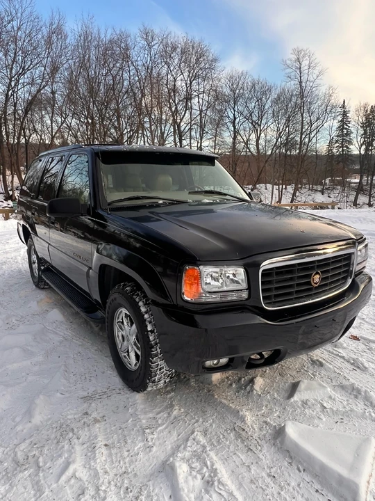 2000 Cadillac Escalade 1st Gen - Image 8 of 21