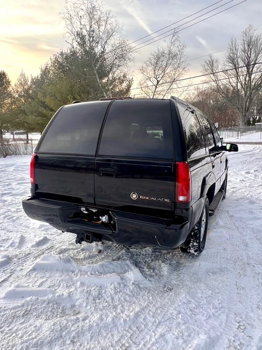 2000 Cadillac Escalade 1st Gen - Image 14 of 21