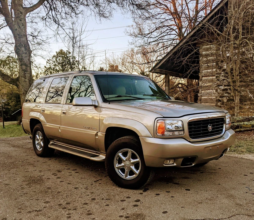 2000 Cadillac Escalade 1st Gen - Image 9 of 31