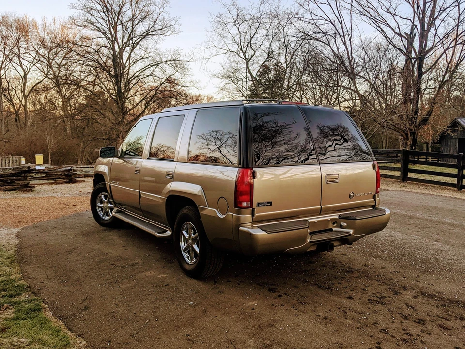2000 Cadillac Escalade 1st Gen - Image 22 of 31
