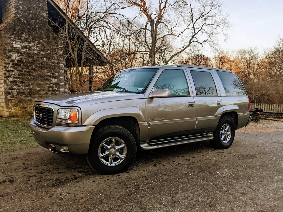 2000 Cadillac Escalade 1st Gen - Image 28 of 31