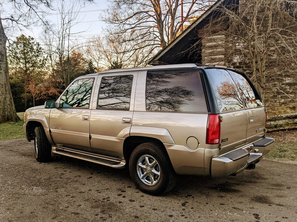 2000 Cadillac Escalade 1st Gen - Image 25 of 31