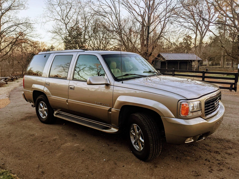 2000 Cadillac Escalade 1st Gen - Image 8 of 31