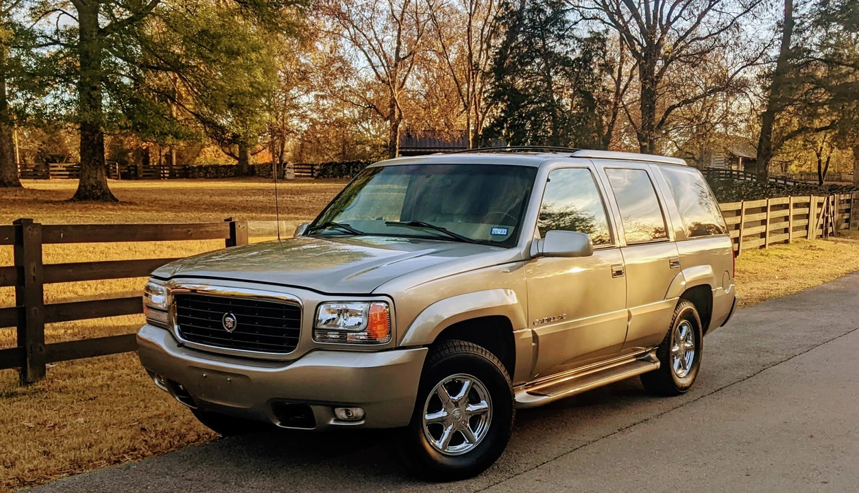 2000 Cadillac Escalade 1st Gen - Image 5 of 31