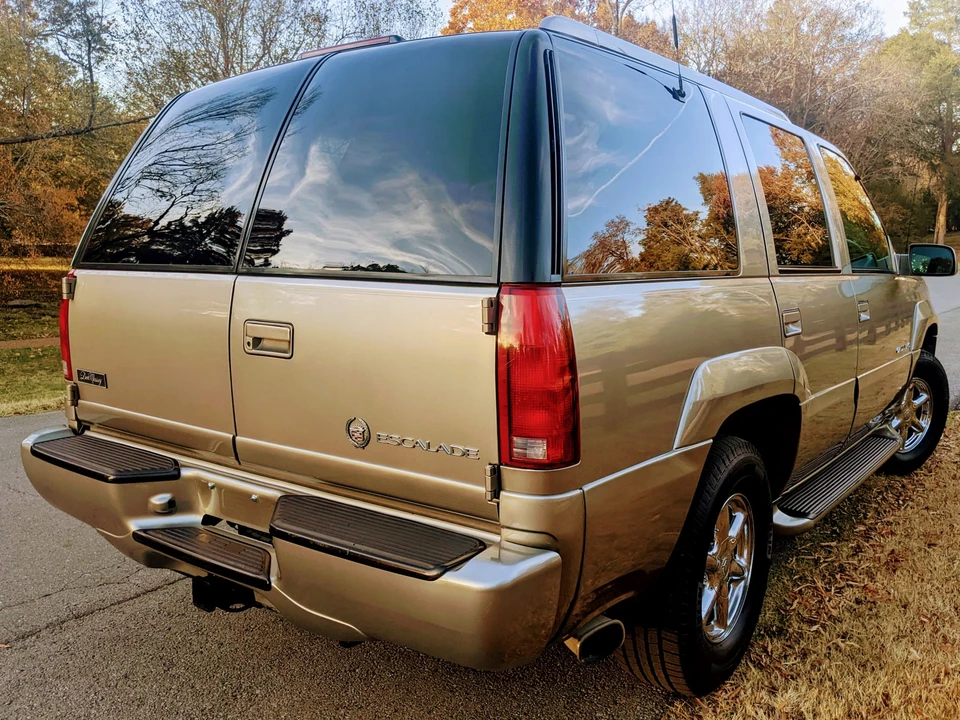 2000 Cadillac Escalade 1st Gen - Image 15 of 31