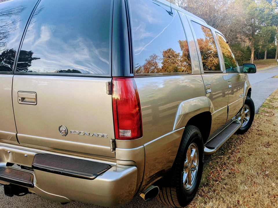 2000 Cadillac Escalade 1st Gen - Image 31 of 31