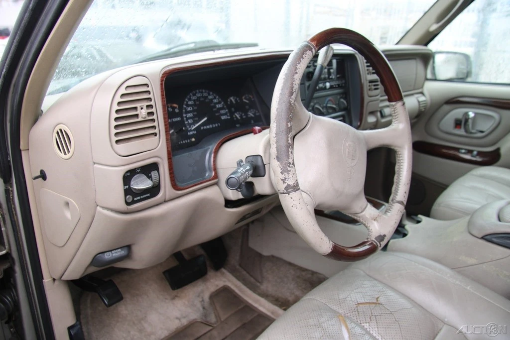 2000 Cadillac Escalade 1st Gen - Image 13 of 21