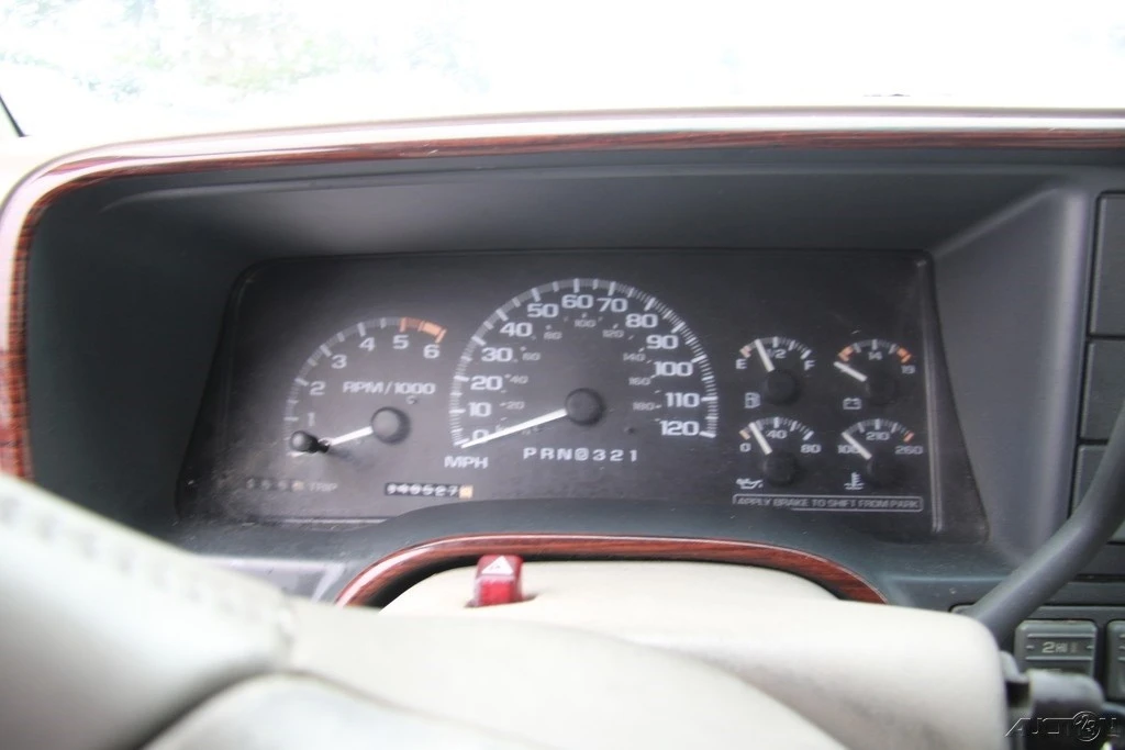 2000 Cadillac Escalade 1st Gen - Image 14 of 21