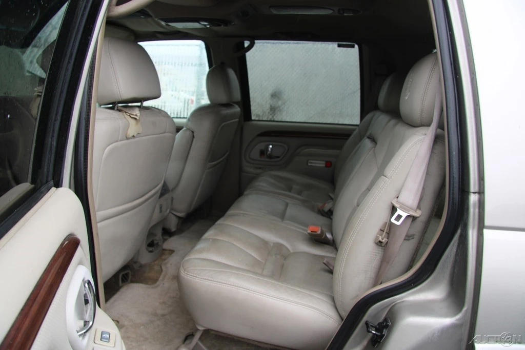 2000 Cadillac Escalade 1st Gen - Image 19 of 21