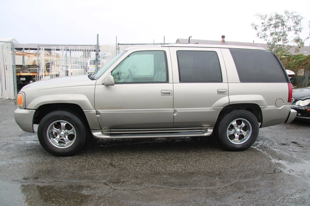 2000 Cadillac Escalade 1st Gen - Image 3 of 21