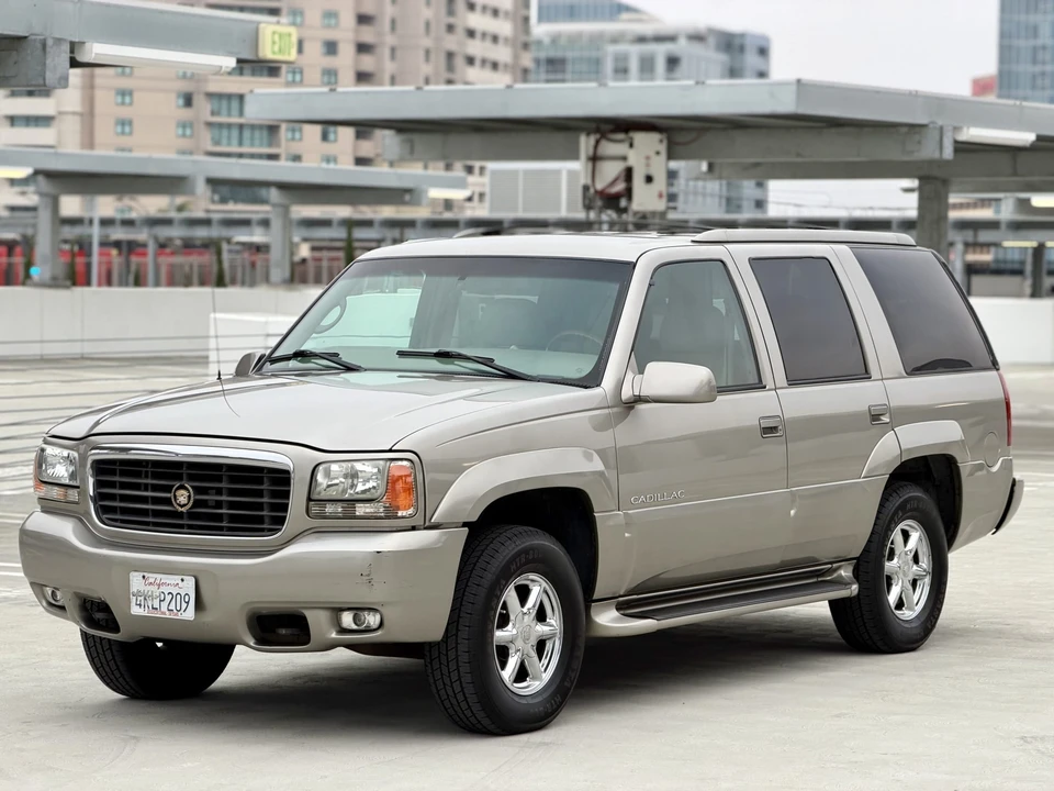 2000 Cadillac Escalade 1st Gen - Image 9 of 31