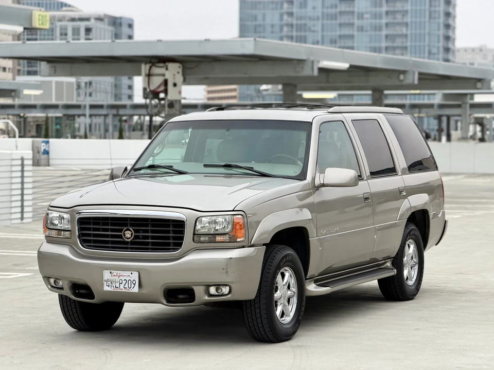 2000 Cadillac Escalade 1st Gen - Image 8 of 31