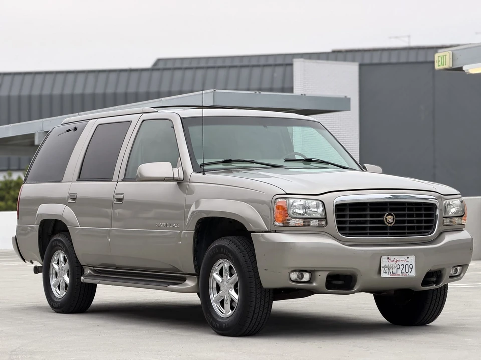 2000 Cadillac Escalade 1st Gen - Image 31 of 31