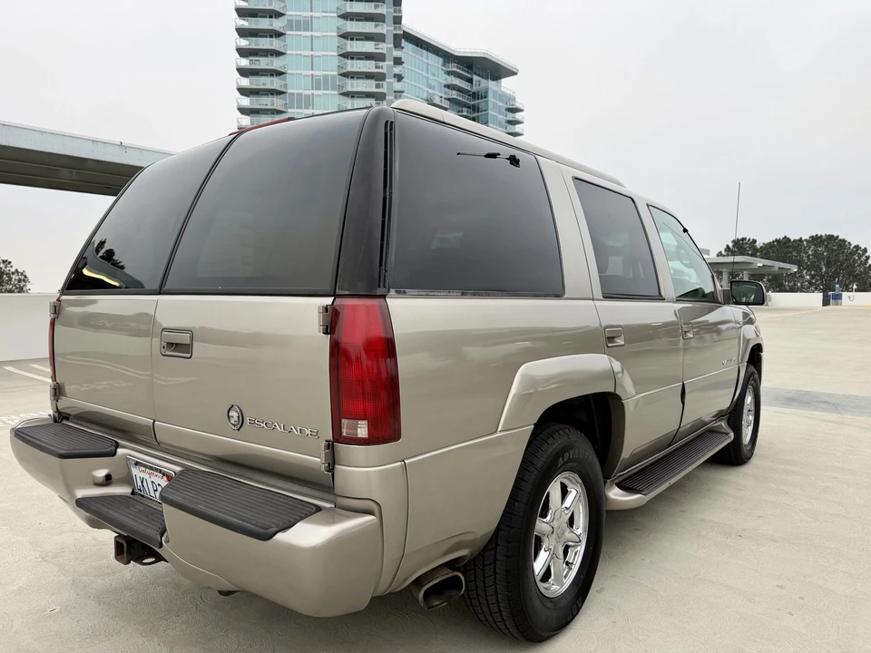 2000 Cadillac Escalade 1st Gen - Image 23 of 31
