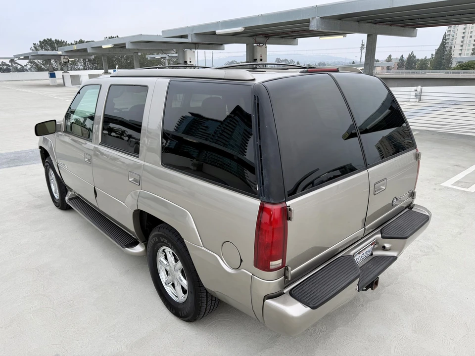 2000 Cadillac Escalade 1st Gen - Image 16 of 31