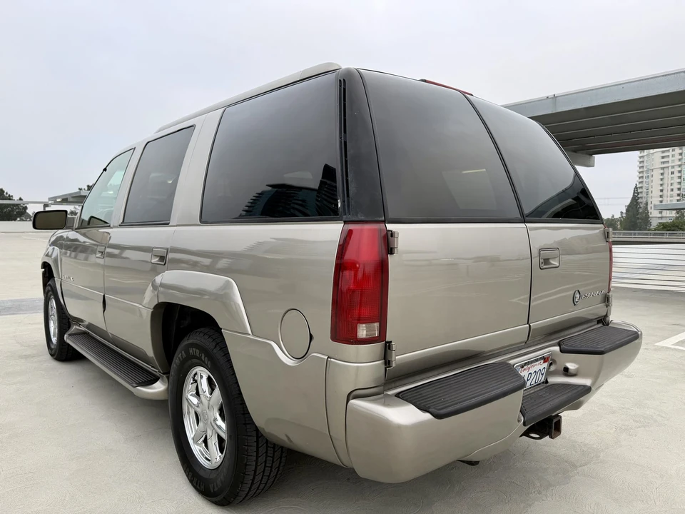2000 Cadillac Escalade 1st Gen - Image 17 of 31