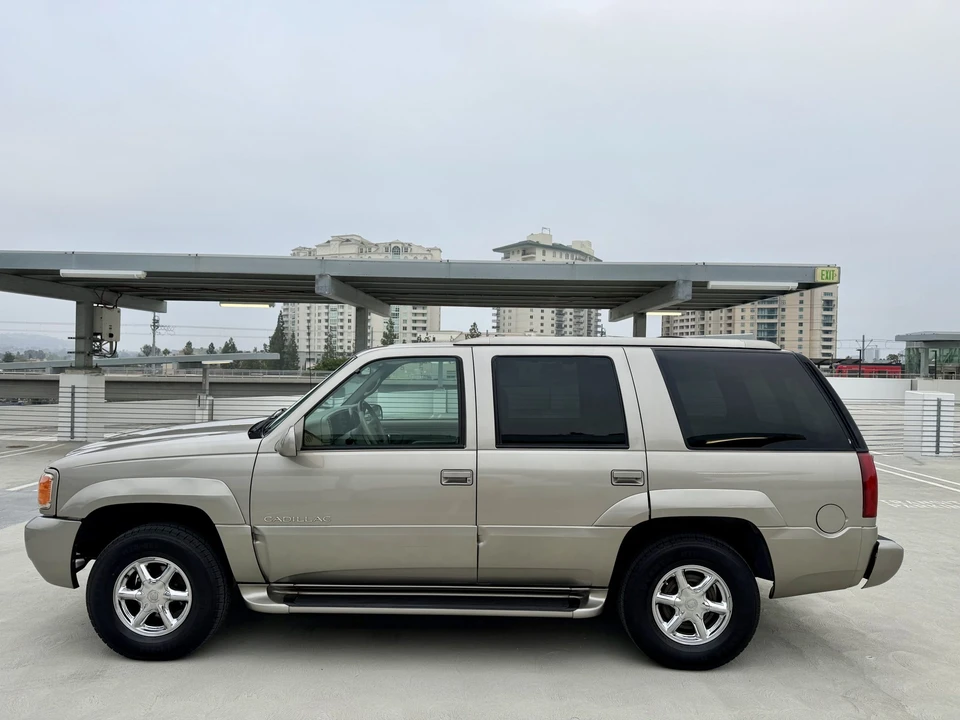 2000 Cadillac Escalade 1st Gen - Image 12 of 31