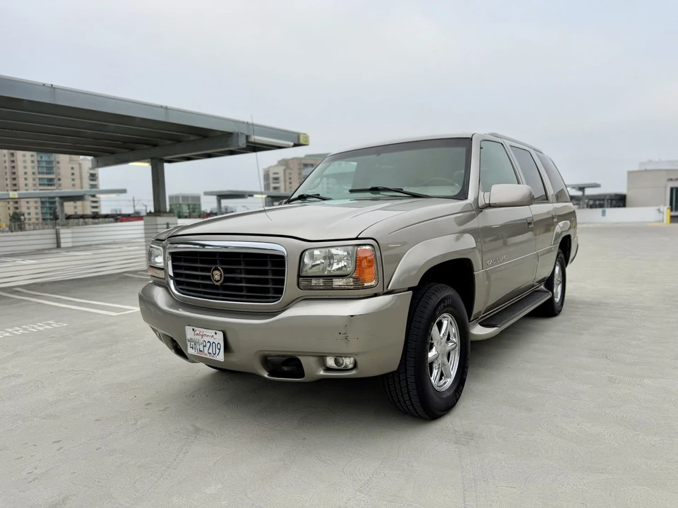 2000 Cadillac Escalade 1st Gen - Image 3 of 31