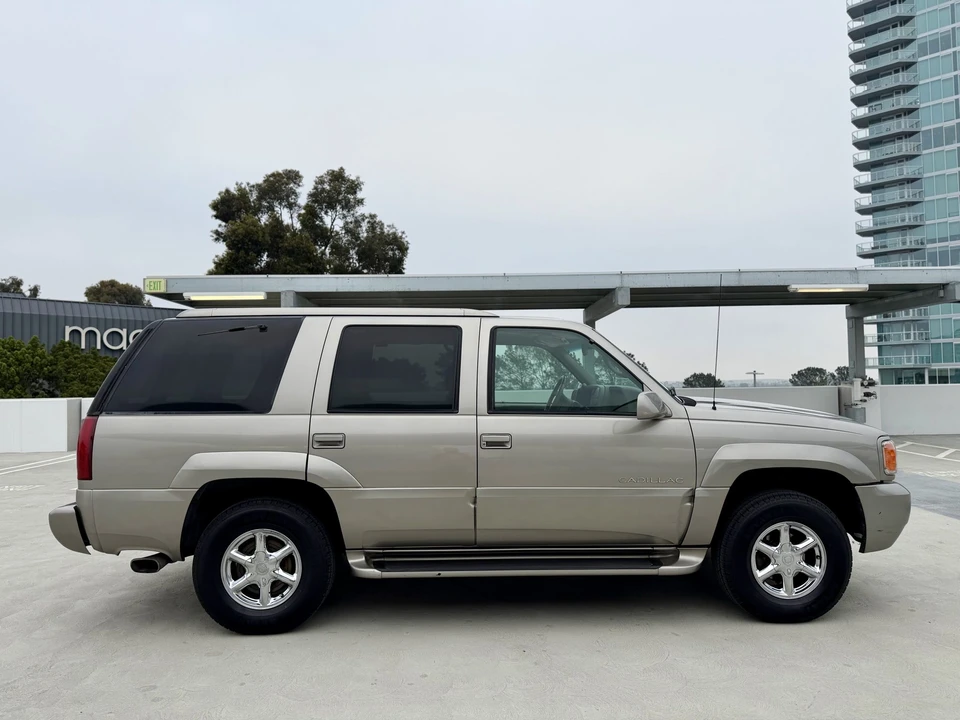 2000 Cadillac Escalade 1st Gen - Image 28 of 31