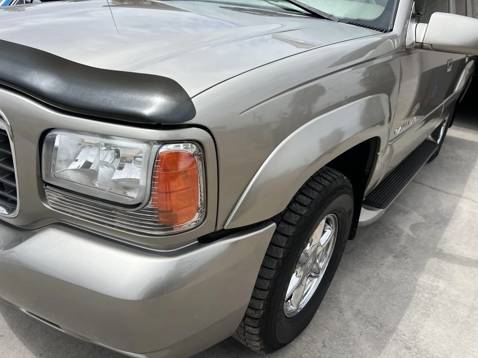 2000 Cadillac Escalade 1st Gen - Image 27 of 31