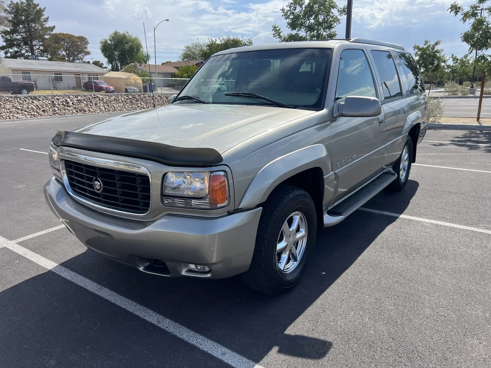 2000 Cadillac Escalade 1st Gen - Image 4 of 31