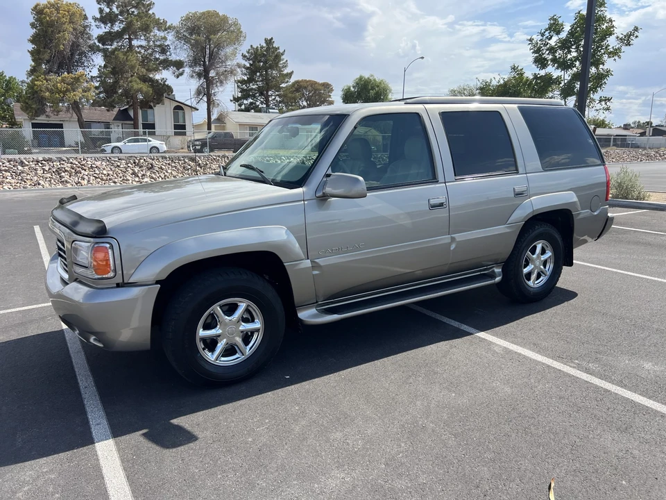 2000 Cadillac Escalade 1st Gen - Image 7 of 31