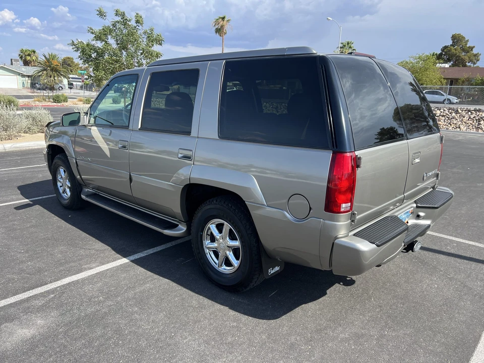 2000 Cadillac Escalade 1st Gen - Image 9 of 31