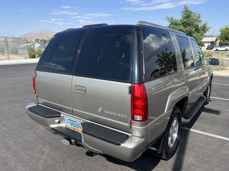 2000 Cadillac Escalade 1st Gen - Image 13 of 31