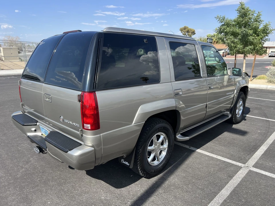 2000 Cadillac Escalade 1st Gen - Image 14 of 31
