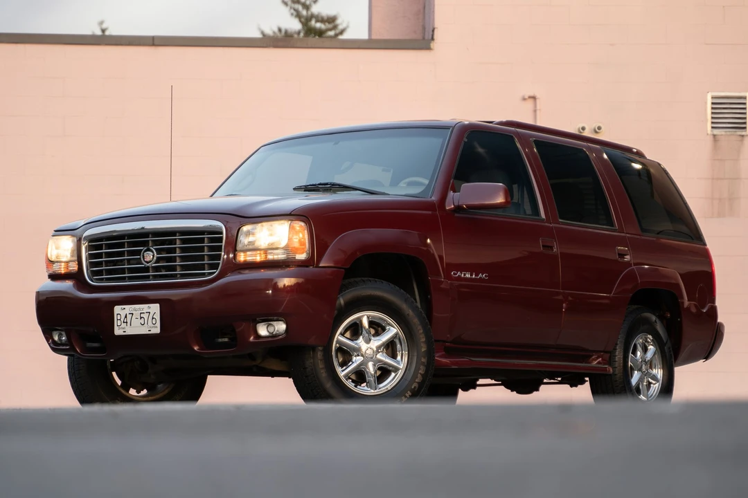 2000 Cadillac Escalade 1st Gen - Image 3 of 31