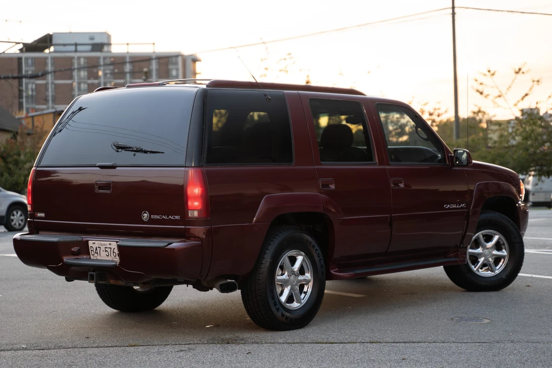 2000 Cadillac Escalade 1st Gen - Image 18 of 31