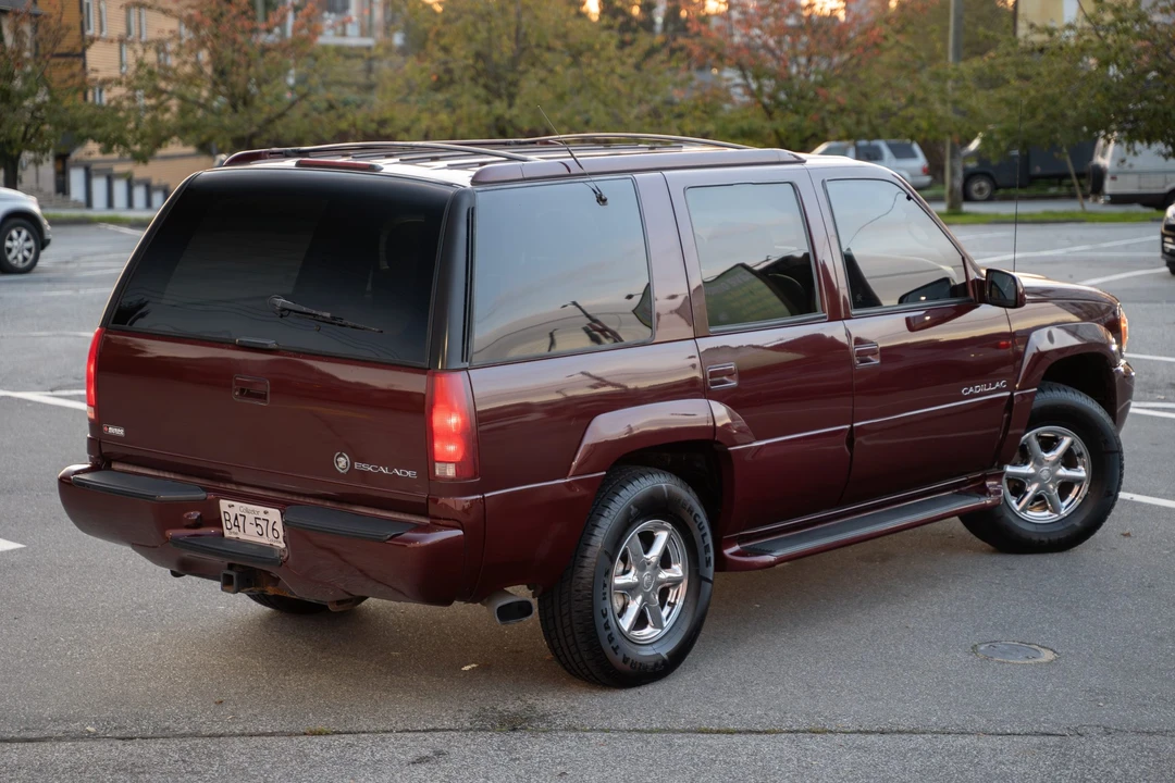 2000 Cadillac Escalade 1st Gen - Image 16 of 31