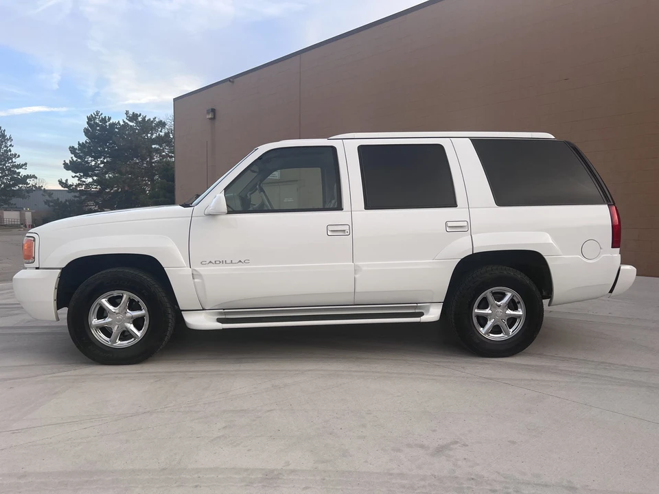 2000 Cadillac Escalade 1st Gen - Image 4 of 31
