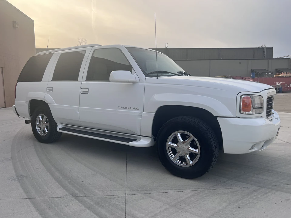2000 Cadillac Escalade 1st Gen - Image 8 of 31