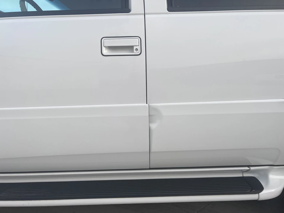 2000 Cadillac Escalade 1st Gen - Image 24 of 31