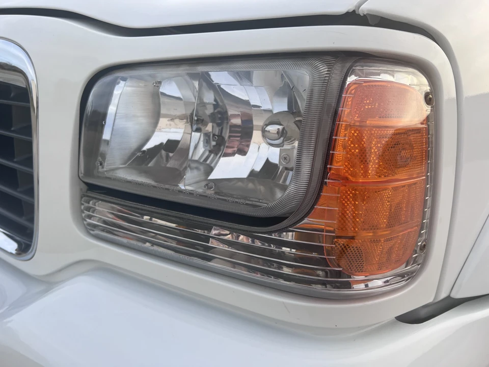 2000 Cadillac Escalade 1st Gen - Image 14 of 31