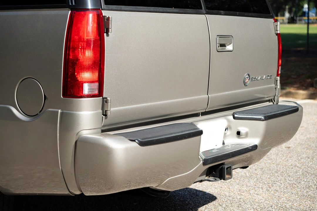 2000 Cadillac Escalade 1st Gen - Image 21 of 31