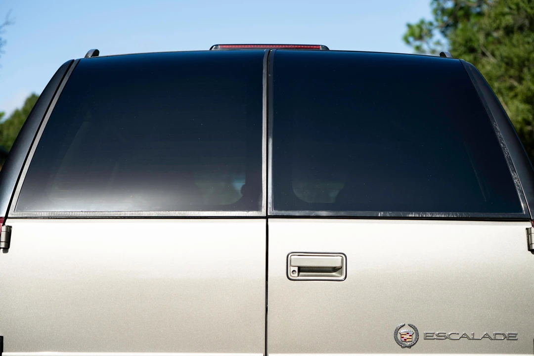 2000 Cadillac Escalade 1st Gen - Image 23 of 31