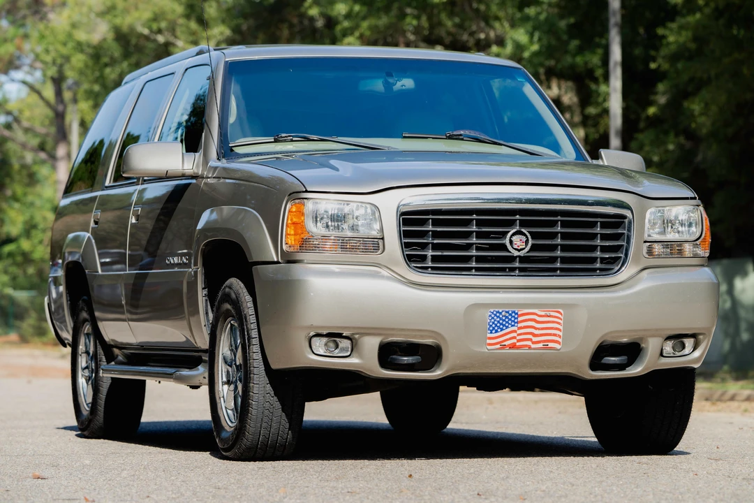 2000 Cadillac Escalade 1st Gen - Image 14 of 31