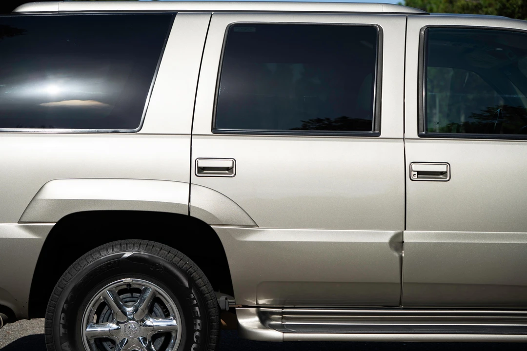 2000 Cadillac Escalade 1st Gen - Image 27 of 31